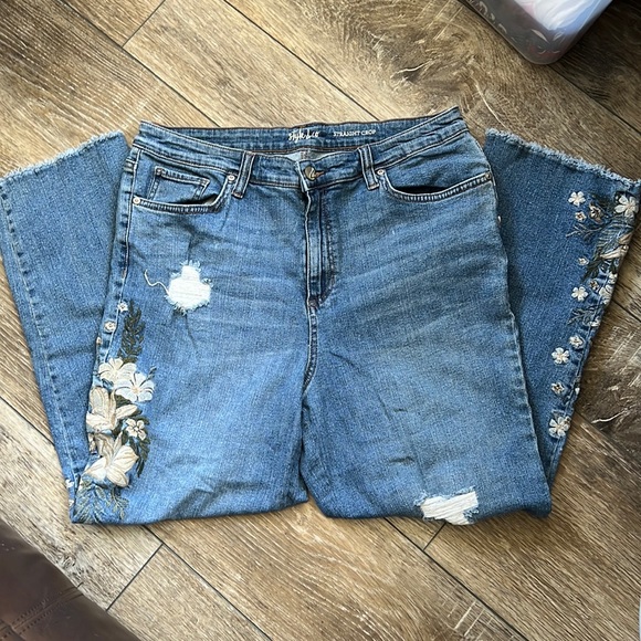 Style & Co. Straight Crop Jeans - good condition - Picture 2 of 5